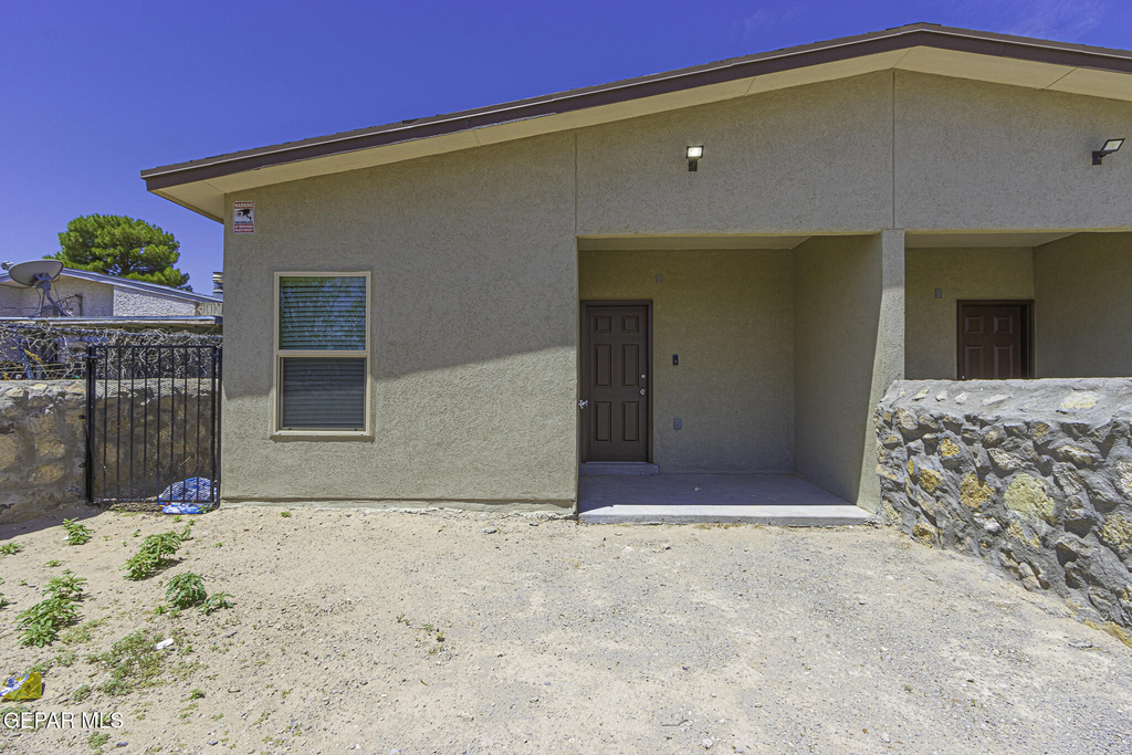 8820 Norton Street - Photo 2