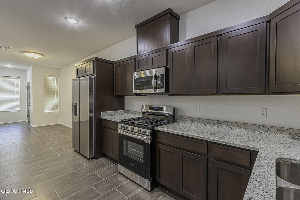 8820 Norton Street - Photo 8