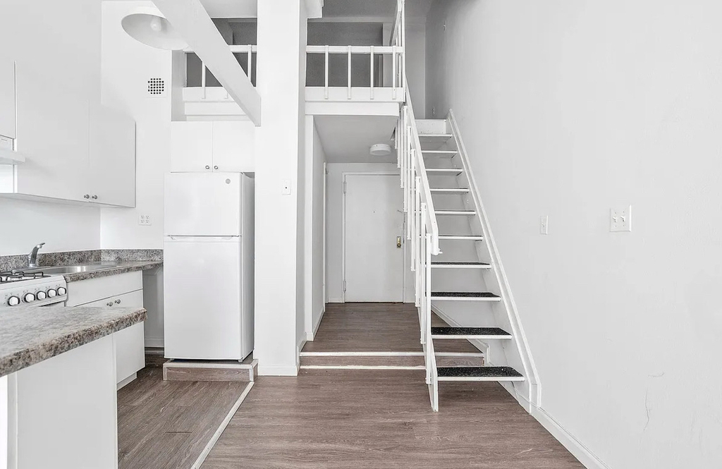 88 Fulton Street - Photo 3