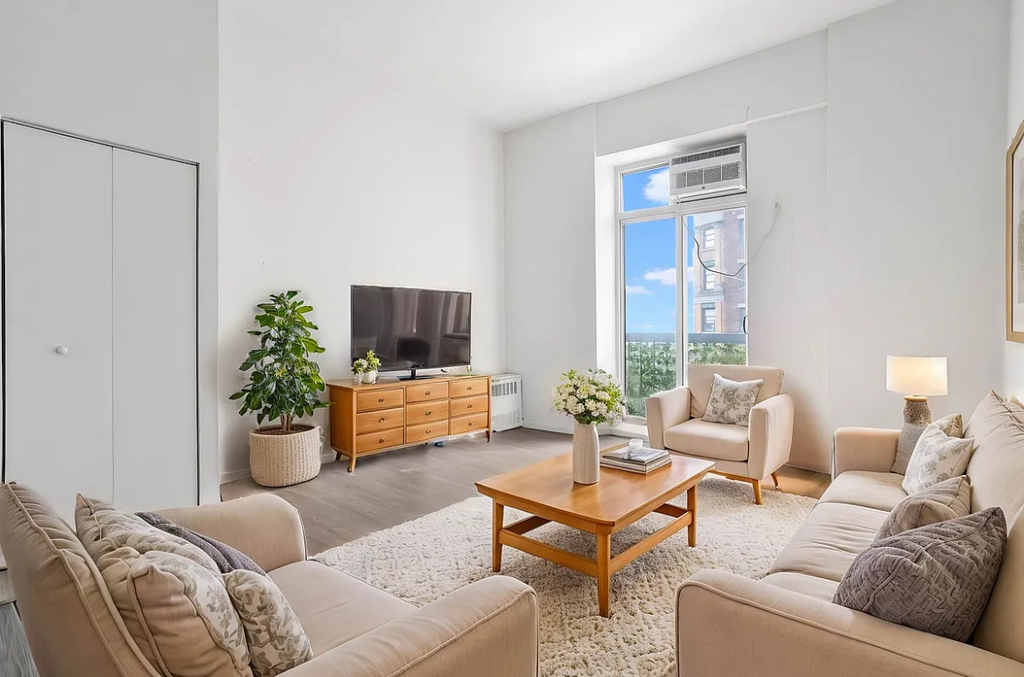 88 Fulton Street - Photo 0
