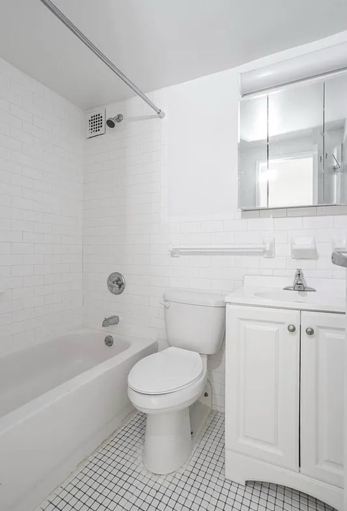 88 Fulton Street - Photo 4