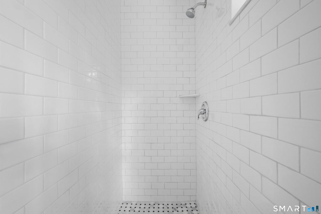 161 Broadway - Photo 13