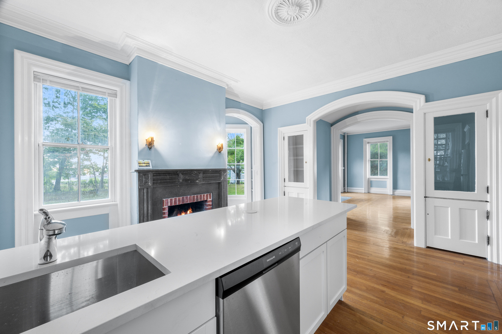 161 Broadway - Photo 4
