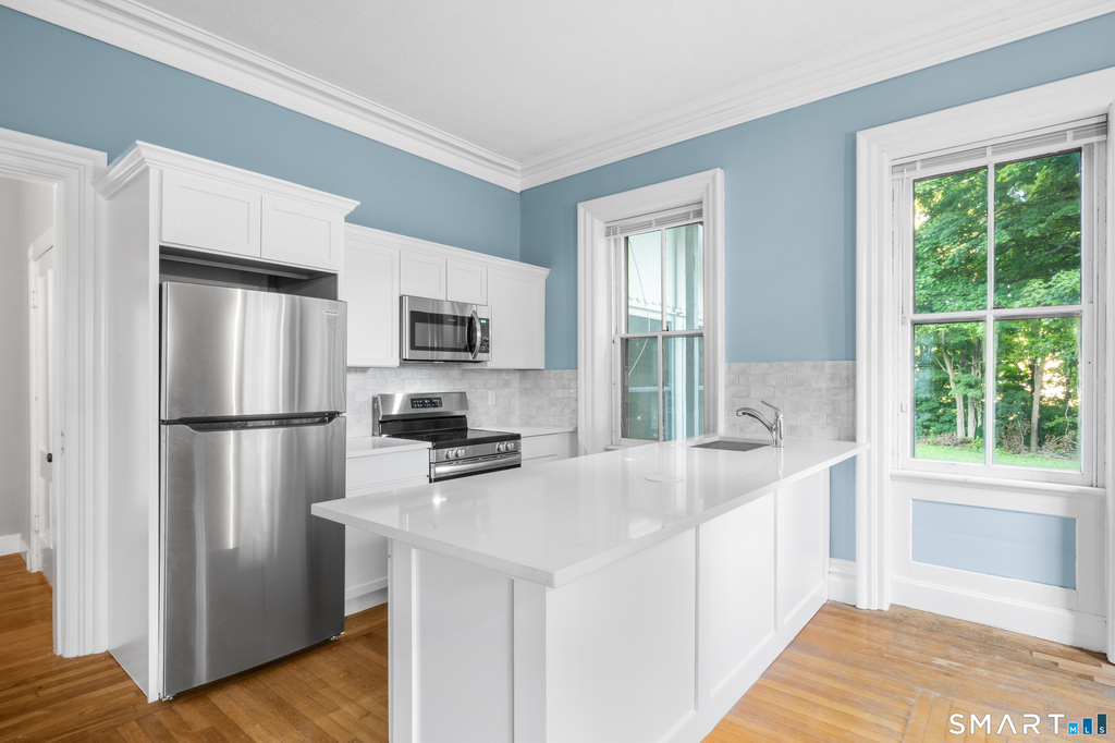 161 Broadway - Photo 3