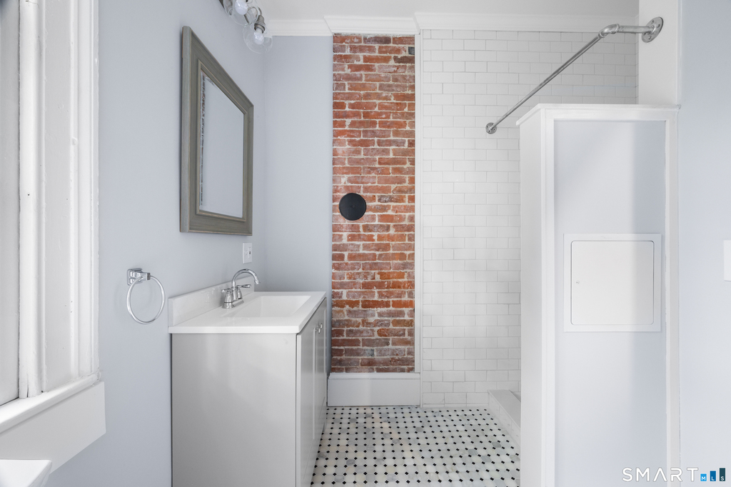 161 Broadway - Photo 12
