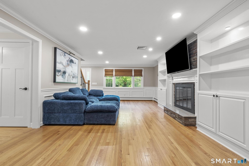 370 Woodland Street - Photo 21