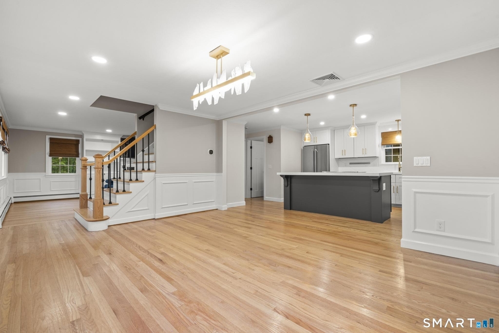 370 Woodland Street - Photo 6