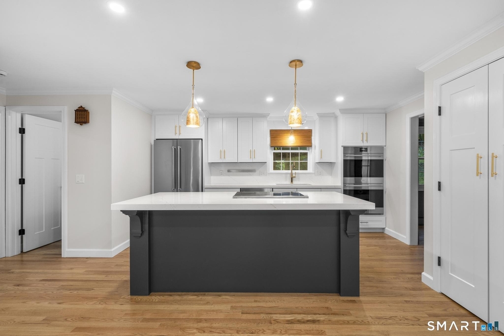 370 Woodland Street - Photo 0