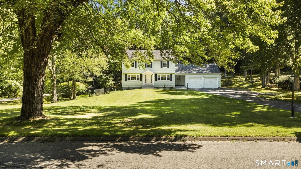 370 Woodland Street - Photo 2