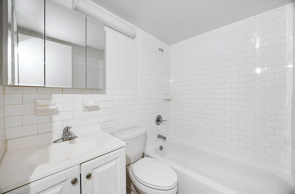 88 Fulton Street - Photo 4