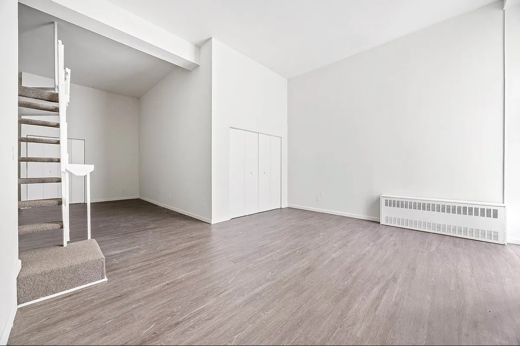 88 Fulton Street - Photo 2