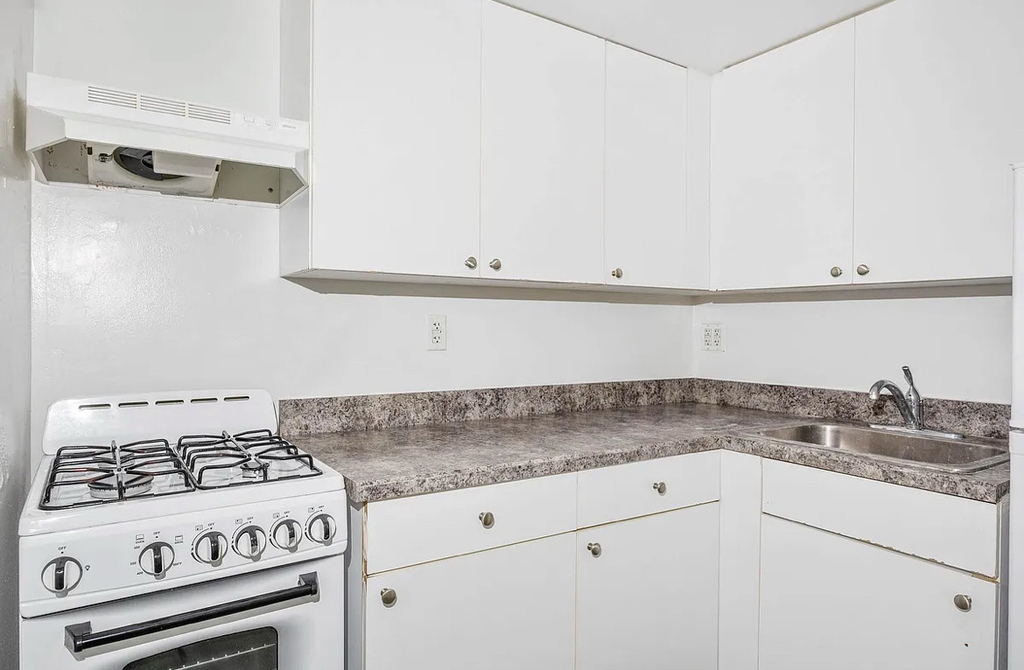 88 Fulton Street - Photo 3
