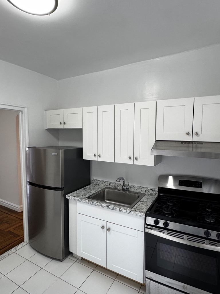 4960 Broadway - Photo 2