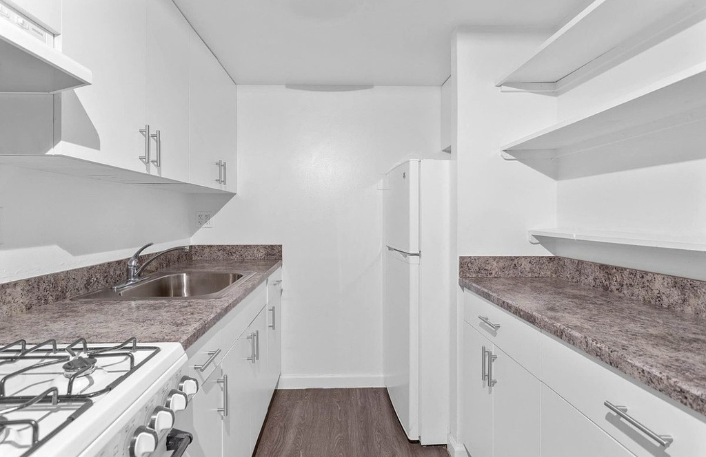 88 Fulton Street - Photo 1