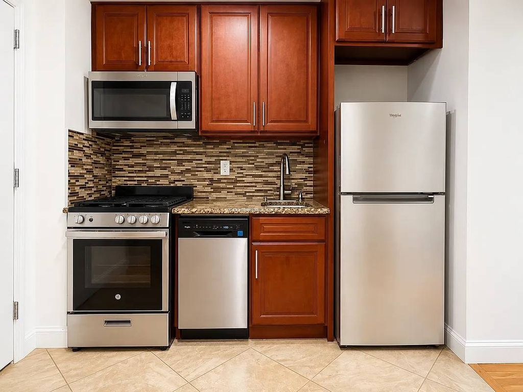 57 Herkimer Street - Photo 2