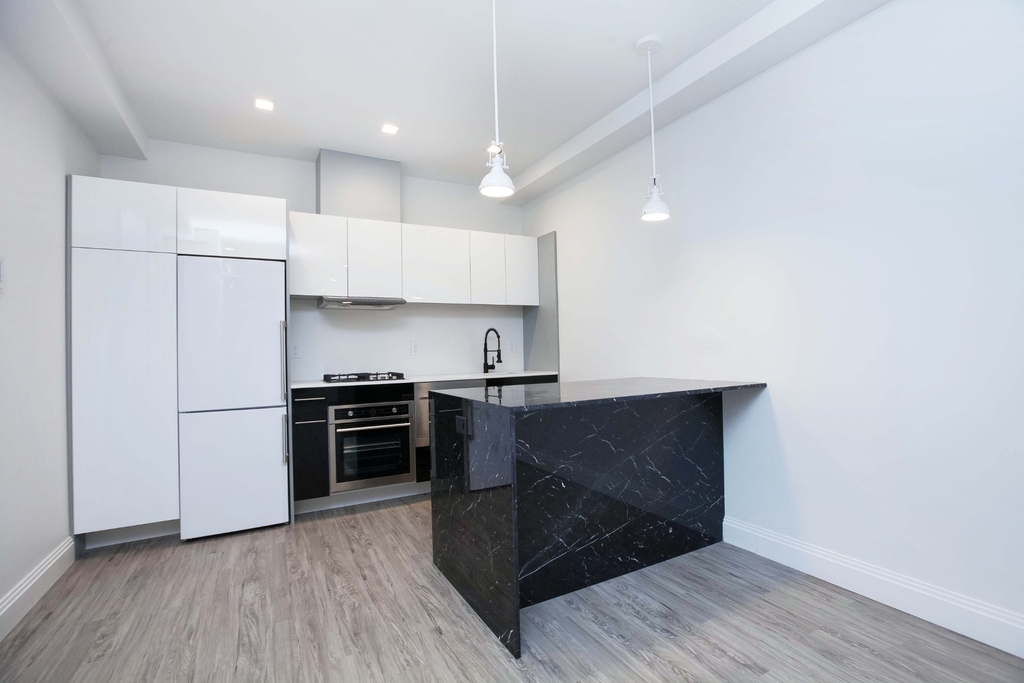 139 Alexander Avenue - Photo 4