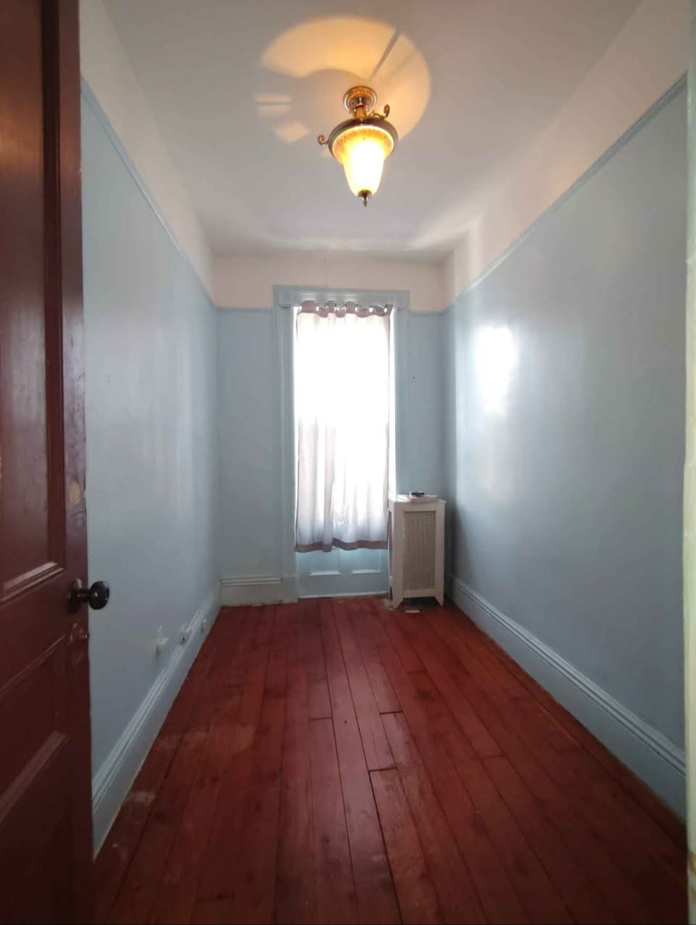 886 Sterling Place - Photo 0