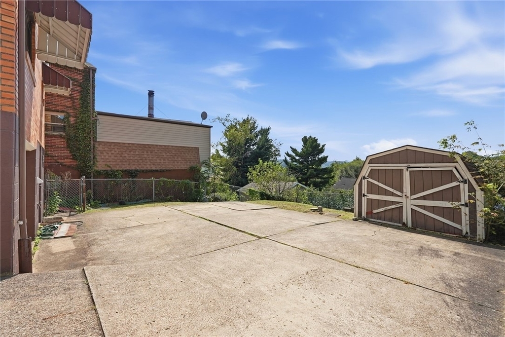 2338 Parklyn St - Photo 29