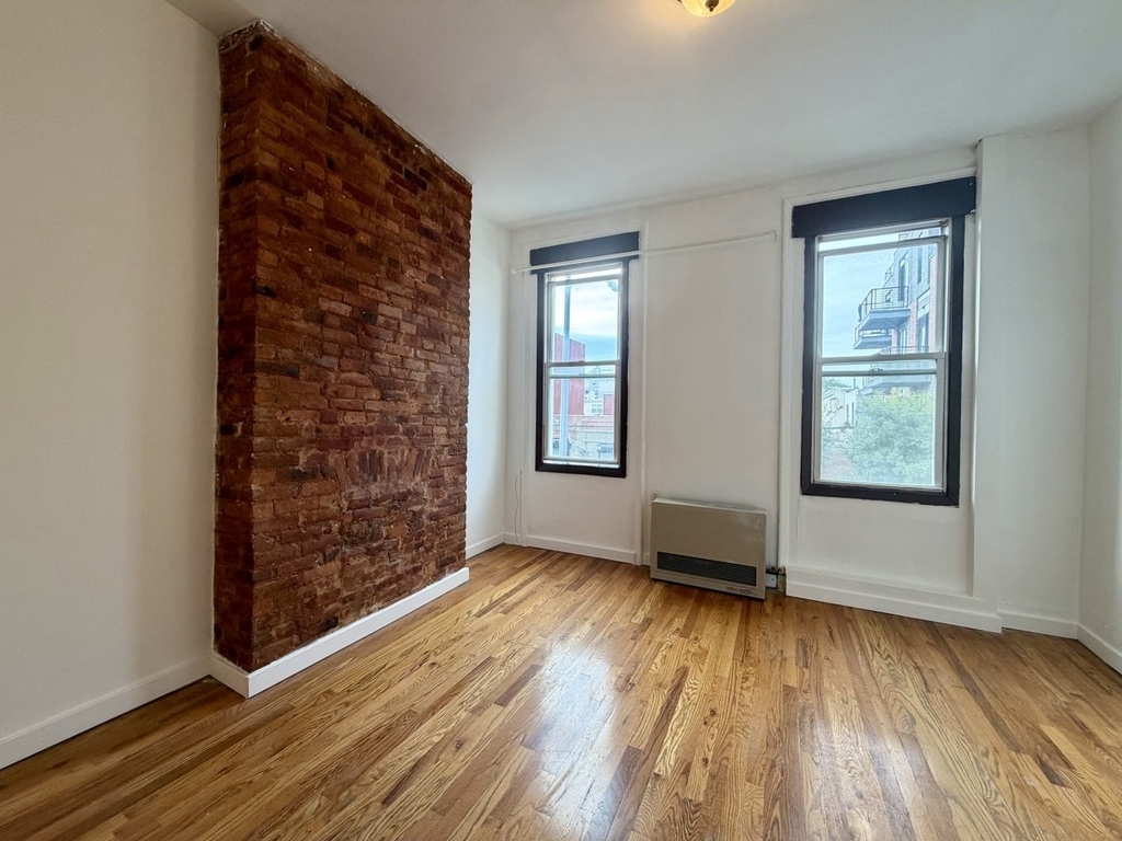 144 Suydam Street - Photo 3