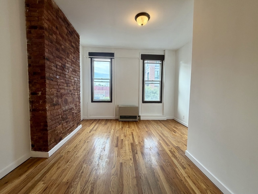 144 Suydam Street - Photo 2