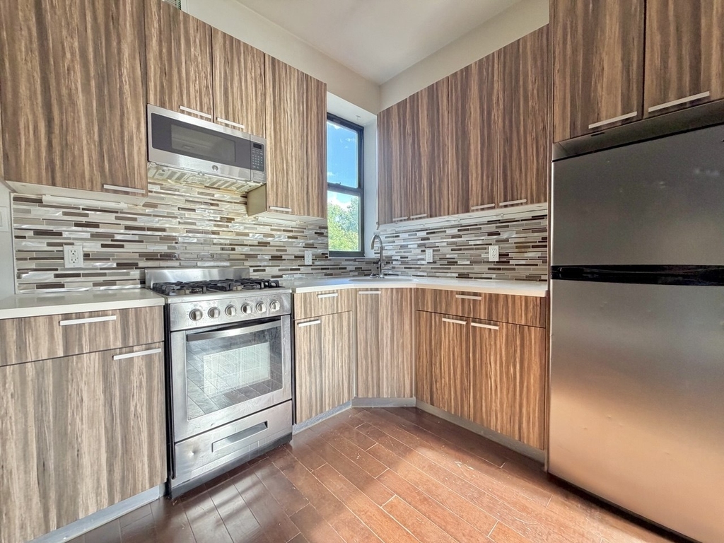 316 Patchen Avenue - Photo 2