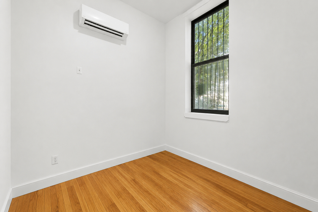 1079 Madison Street - Photo 3