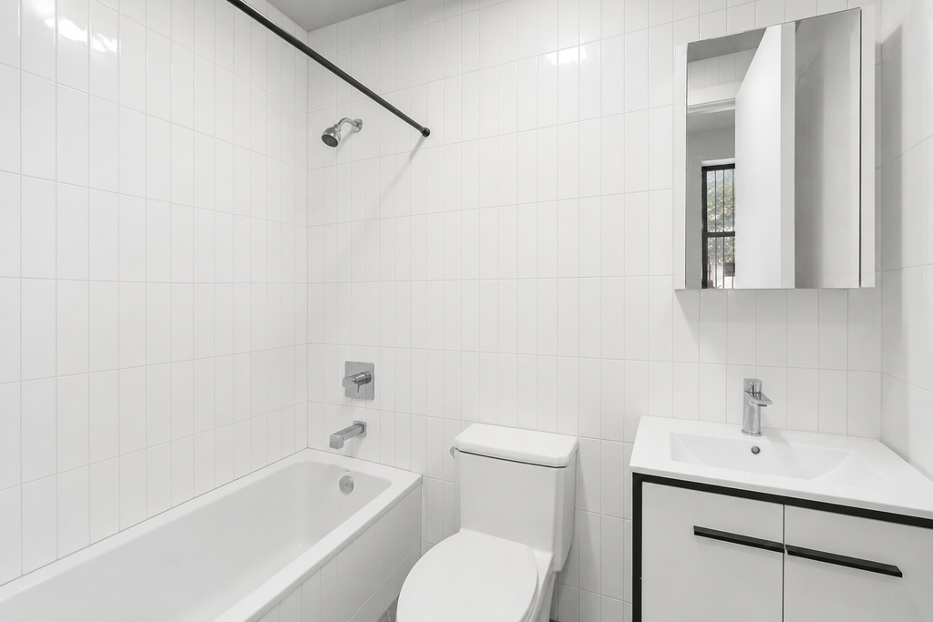 1079 Madison Street - Photo 8