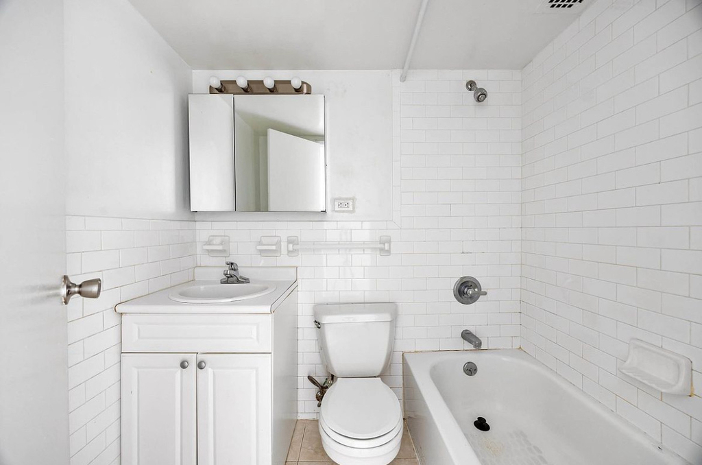 88 Fulton Street - Photo 2
