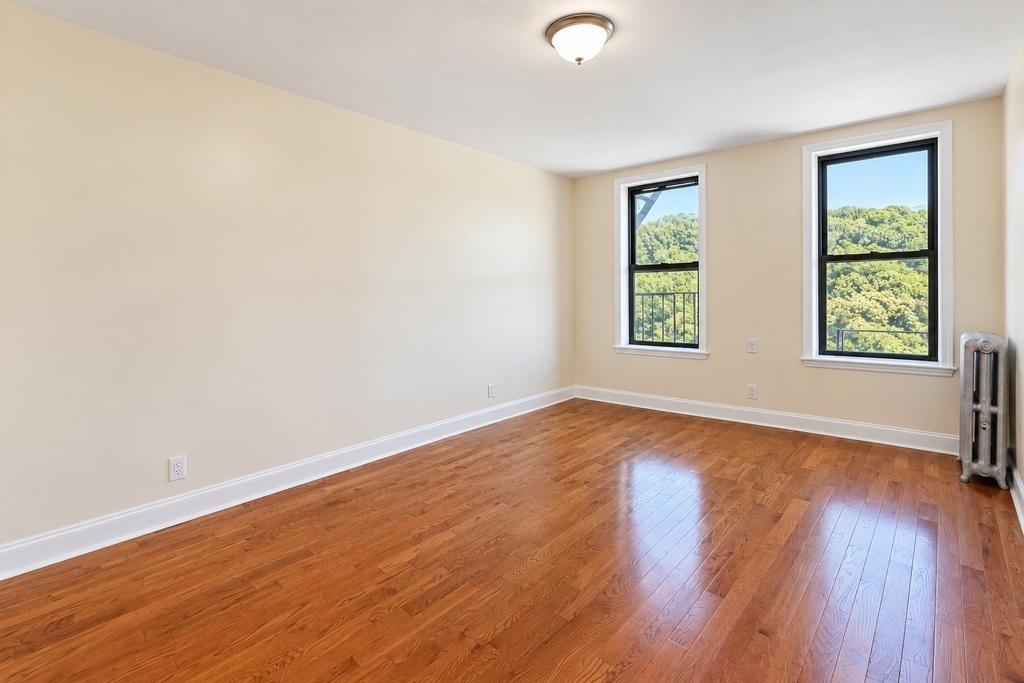 1803 Riverside Drive - Photo 1