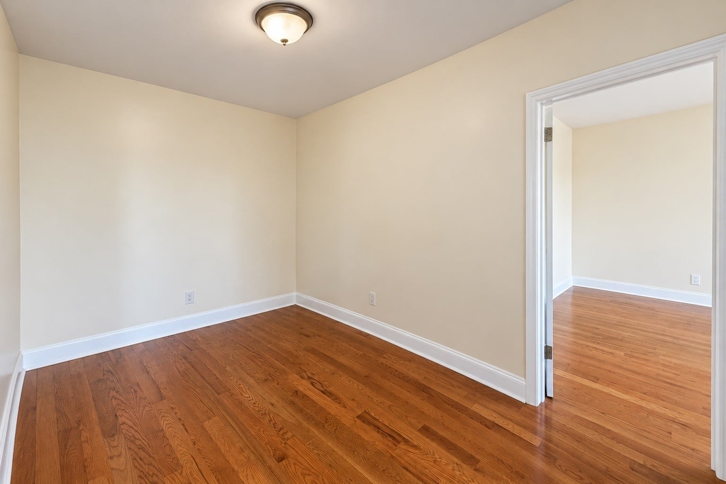 1803 Riverside Drive - Photo 5
