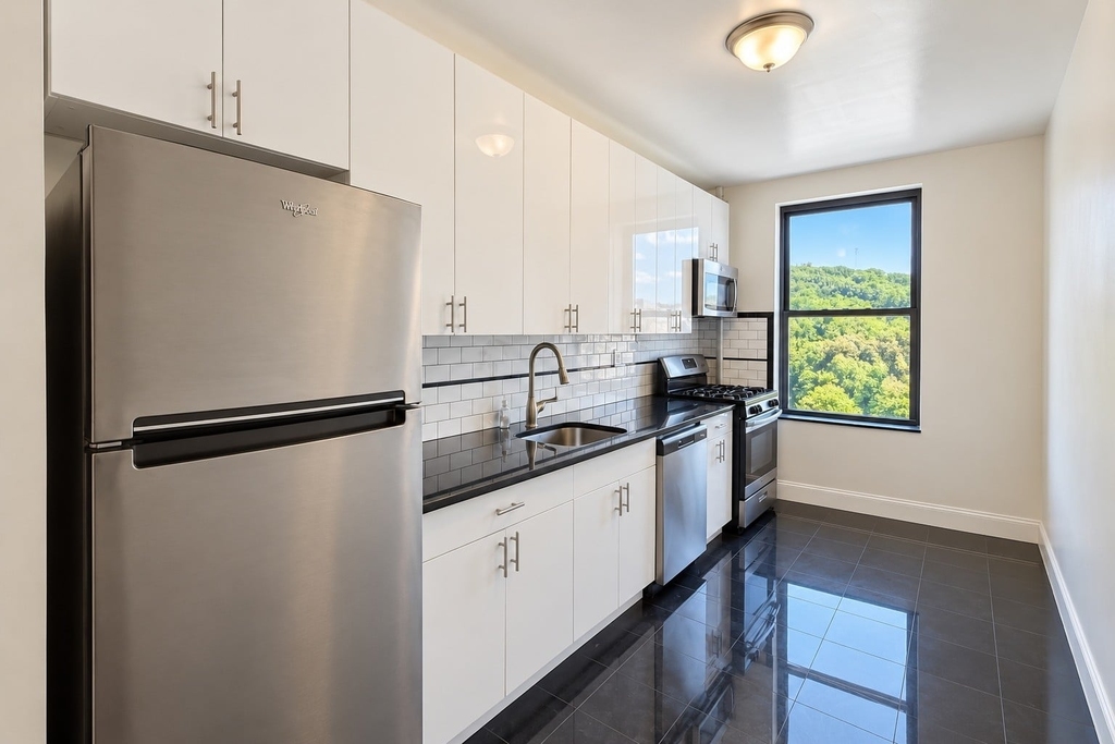 1803 Riverside Drive - Photo 9