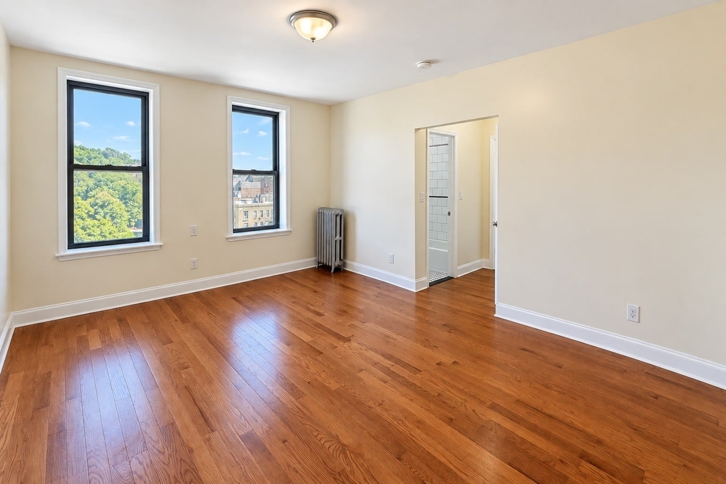 1803 Riverside Drive - Photo 2