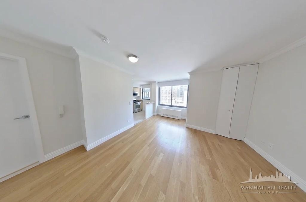 W 48th St - Photo 1