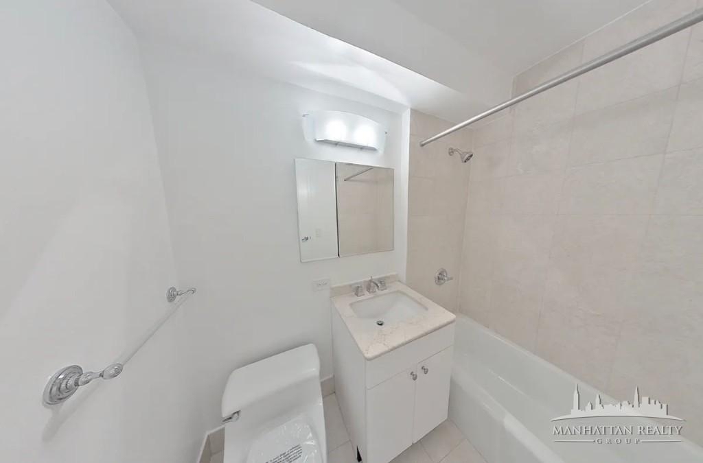 W 48th St - Photo 5