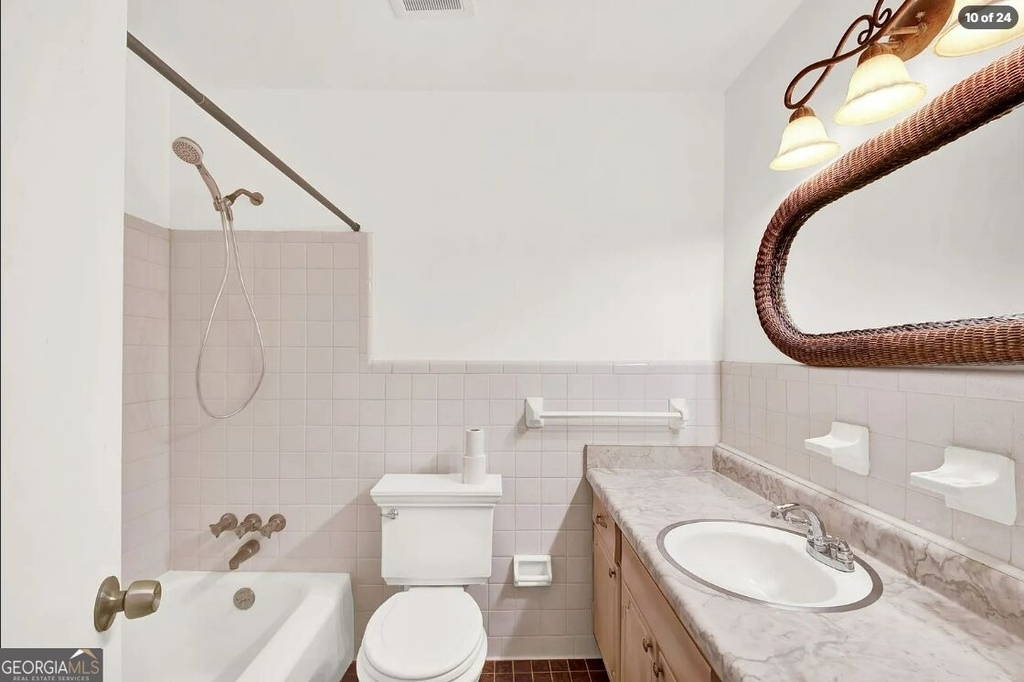 2382 Dayron Circle - Photo 8