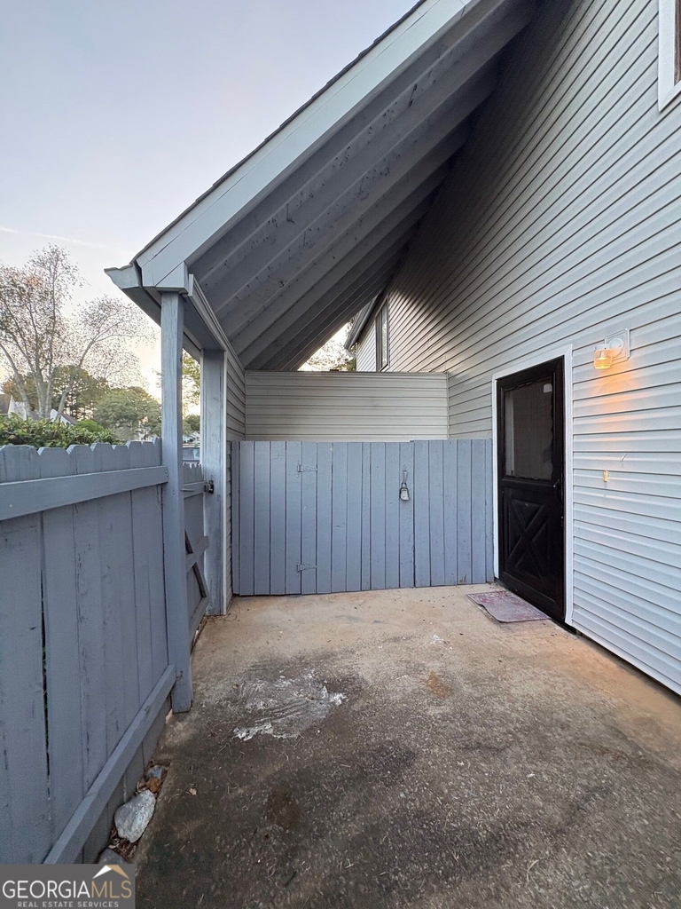 261 Country Club Drive - Photo 3