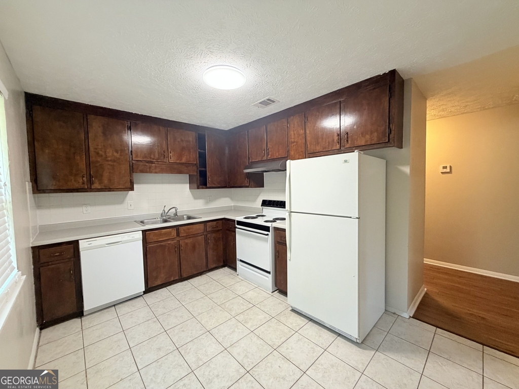 1063 Kings Mill Run - Photo 3