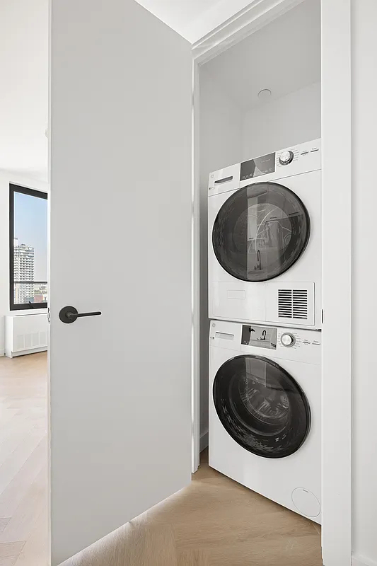106 Fleet Place - Photo 5