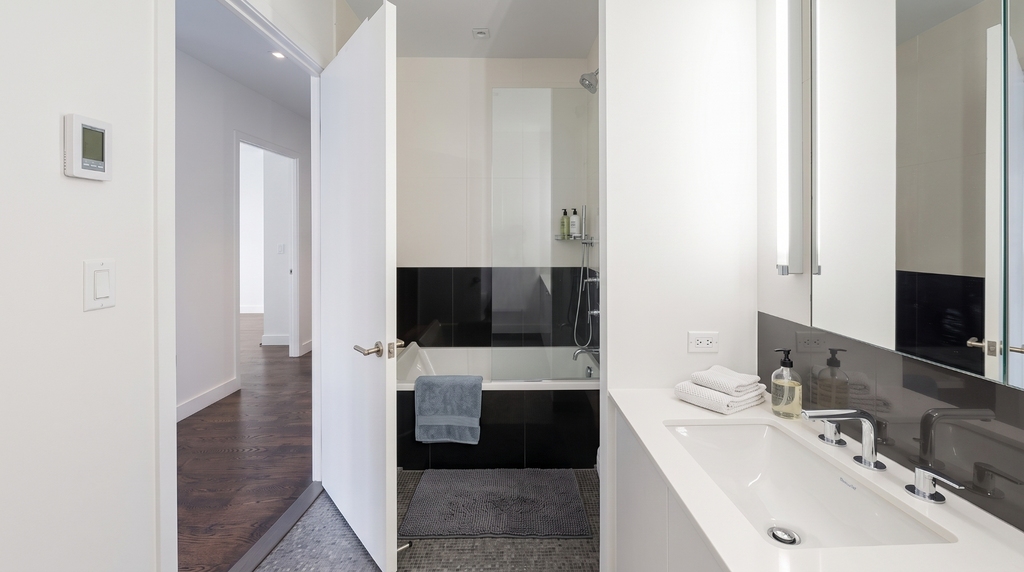 666 West End Avenue - Photo 8