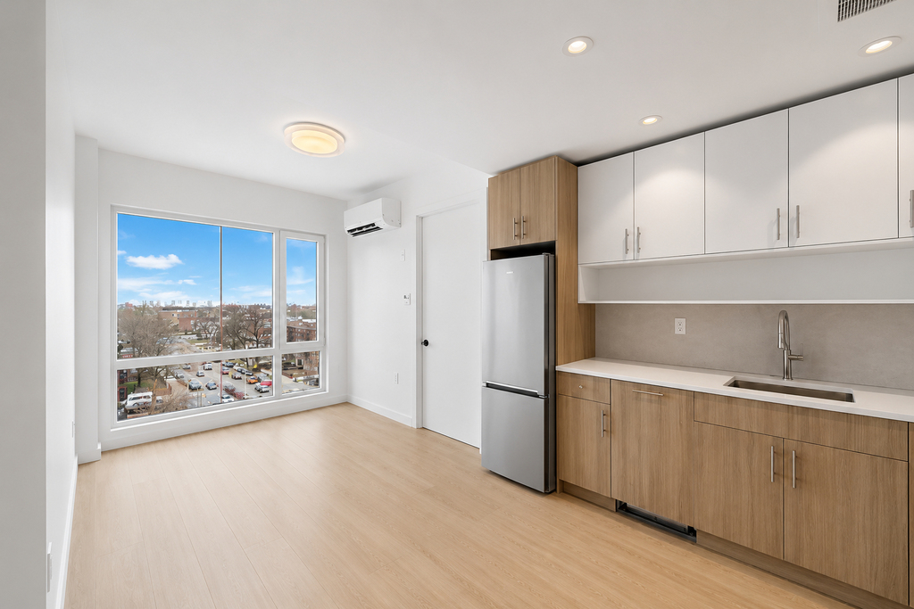 333 Linden Boulevard - Photo 2