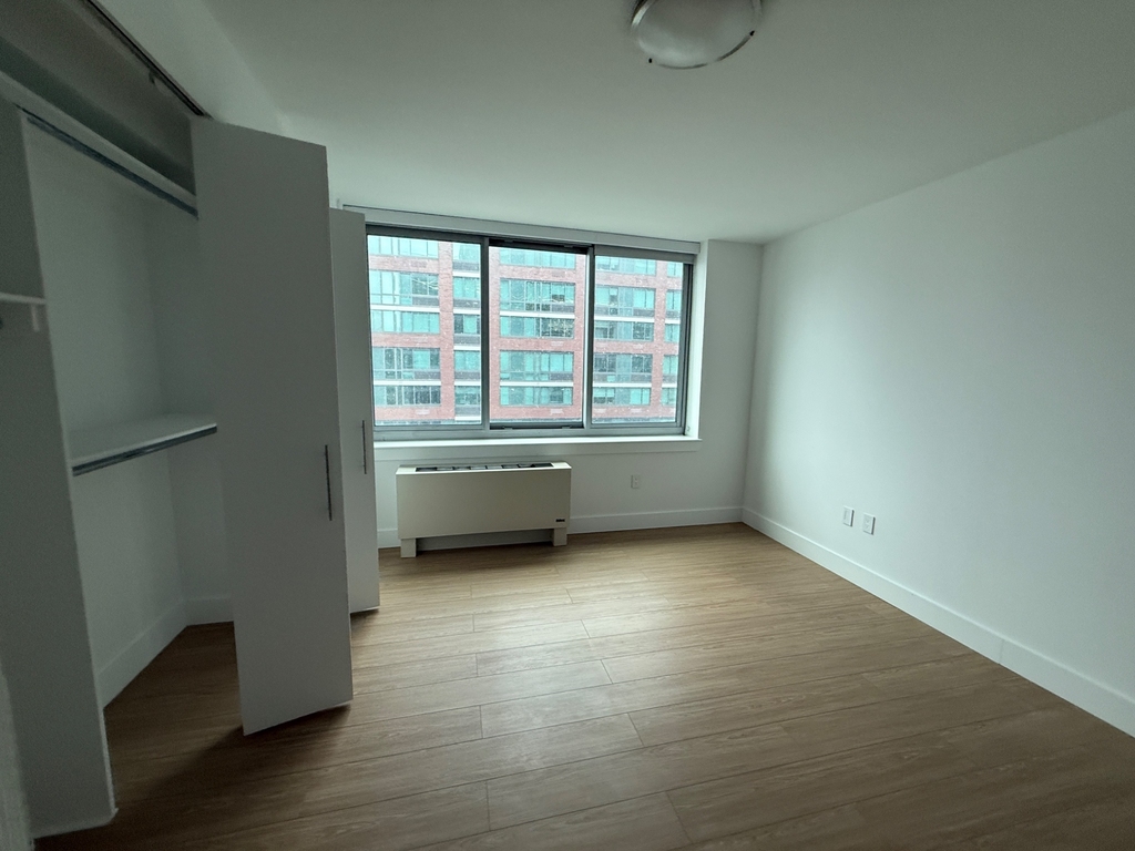 Center Boulevard - Photo 2