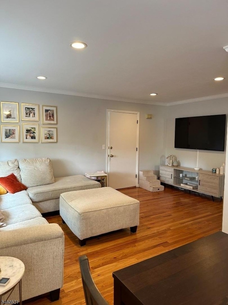 112 Preston Ave - Photo 3