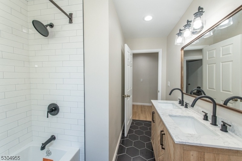 13 Malcolm Street (13) - Photo 15