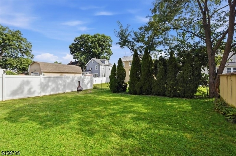 17 Armstrong St - Photo 2