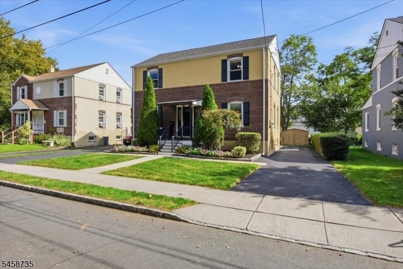 17 Armstrong St - Photo 0
