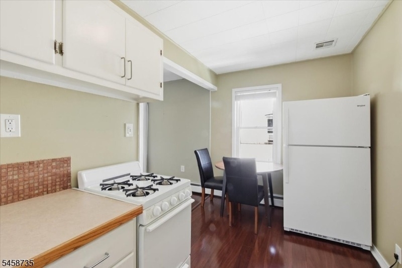 17 Armstrong St - Photo 4