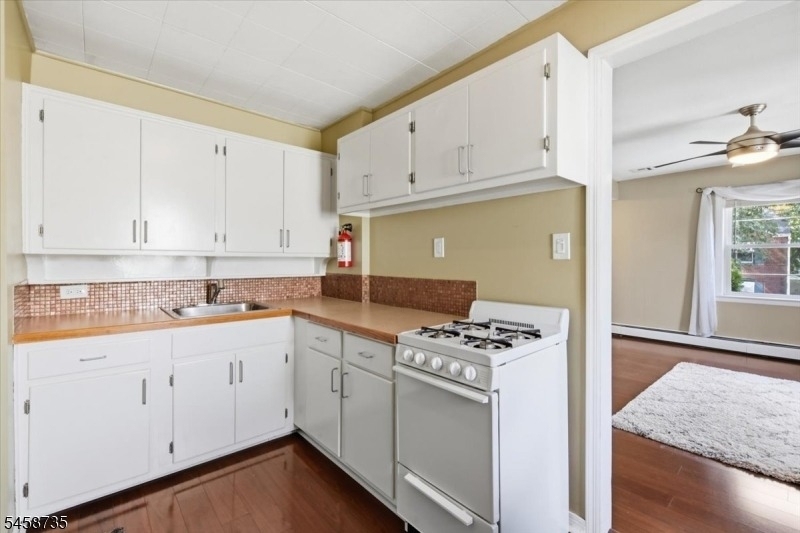 17 Armstrong St - Photo 3