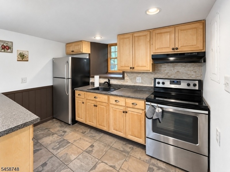 6 Mountain Ave - Photo 0