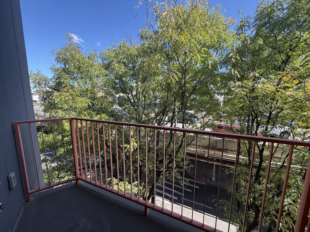 393 Meeker Avenue - Photo 5