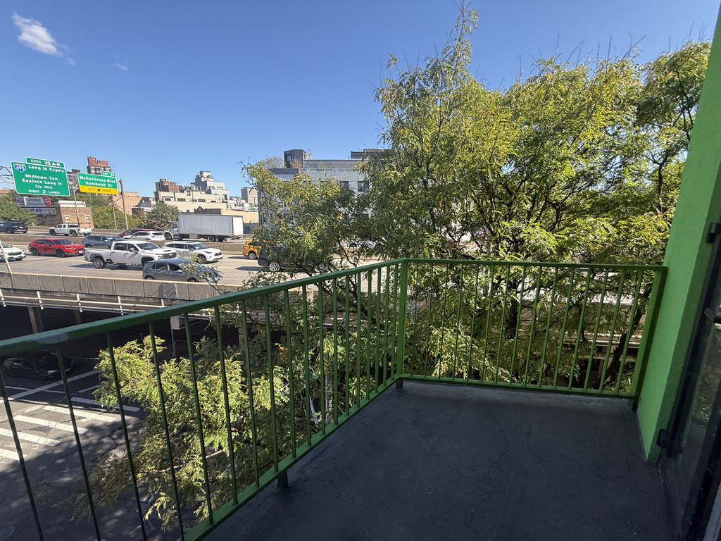 393 Meeker Avenue - Photo 8